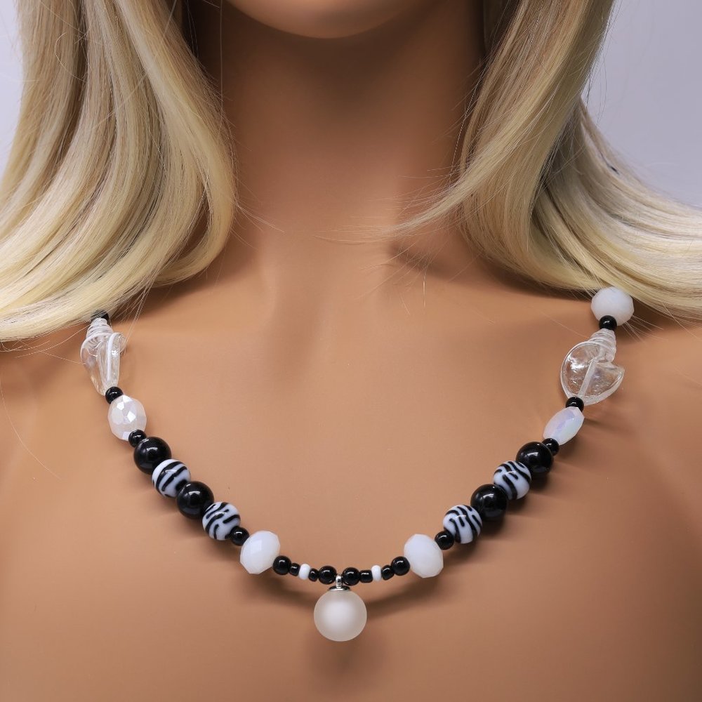 3 Piece Set Necklace Bracelet Earrings Black White Crystals Stripped Glass Beads - Picture 5 of 8